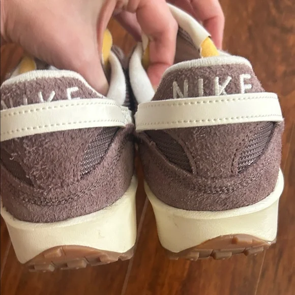 Nike Waffle Debut Vintage Sneakers - Picture 7 of 7